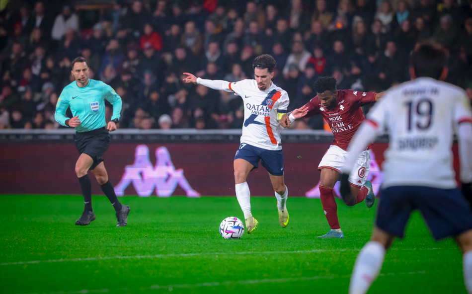 Metz vs PSG (01:00 &#8211; 14/12) | Xem lại trận đấu